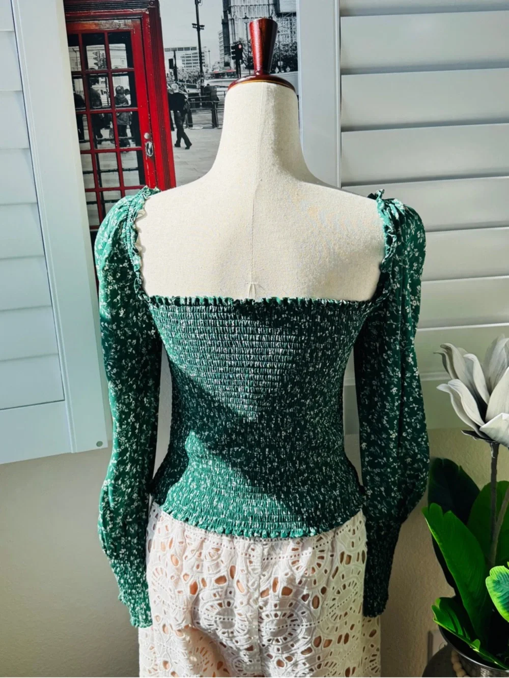 Reformation. Size M. Green Smocked Square-Neck Puff Sleeve Top